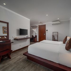 Connecting Room Village View